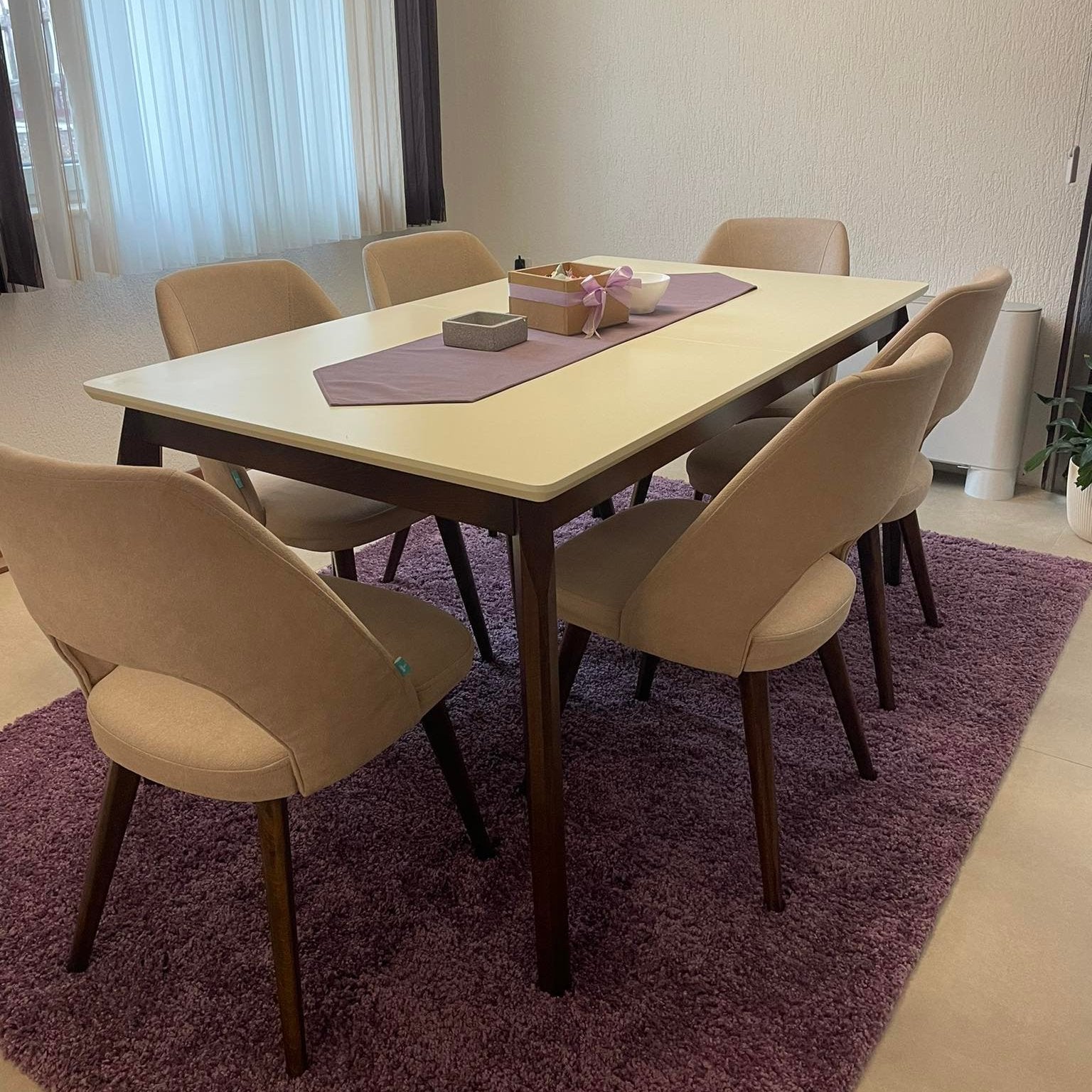 Dinning Table Infiniti